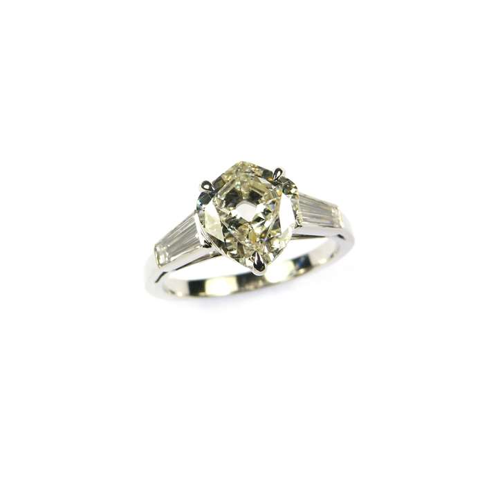 Single stone shield shaped diamond ring